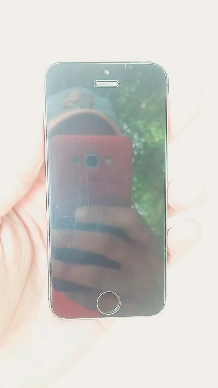 Iphone 5s in black 32gb - photo 1