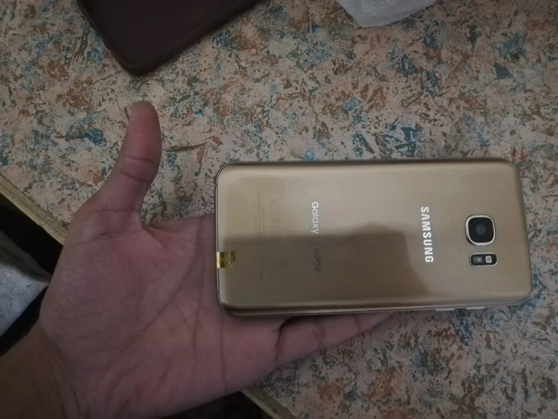 Samsung Galaxy S7 edge - photo 3