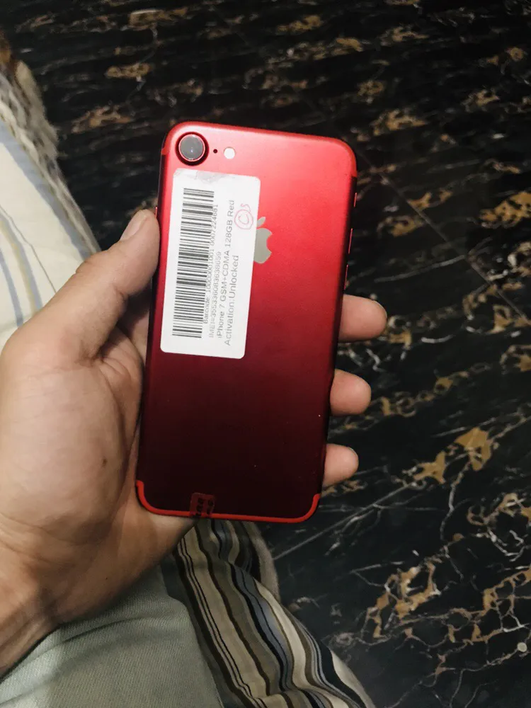 iPhone 7 128 GB red - photo 3