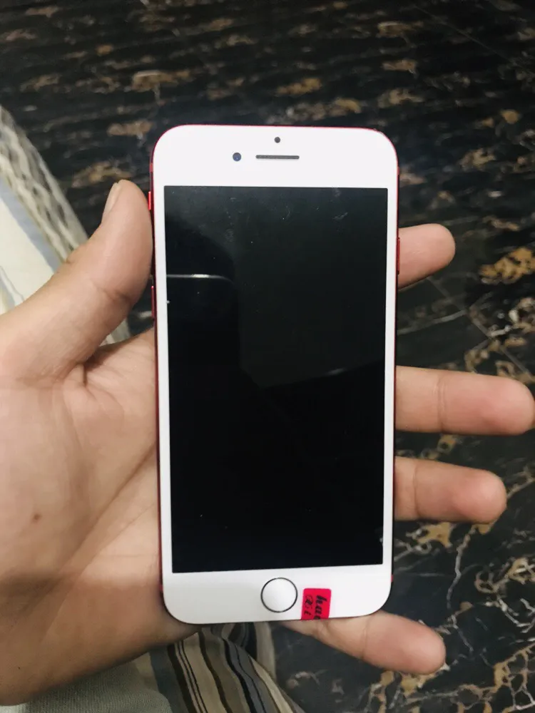iPhone 7 128 GB red - photo 1