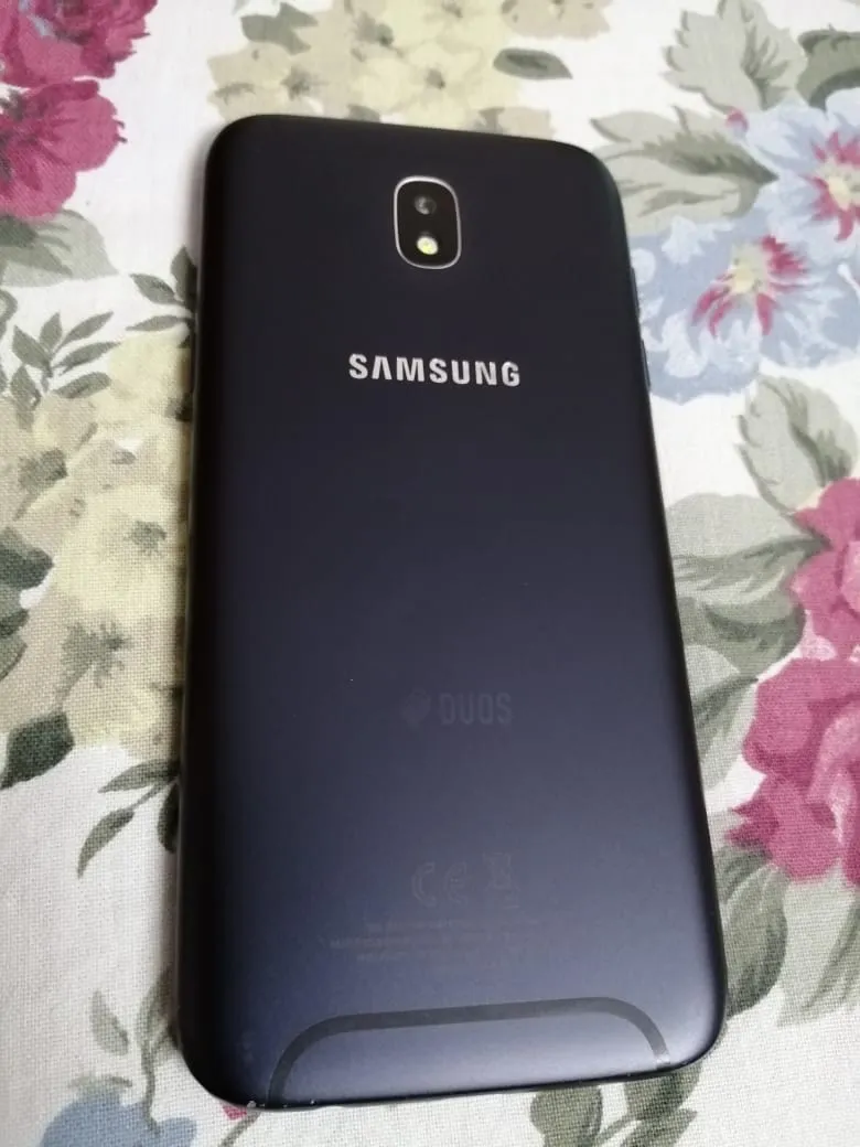 Samsung Galaxy J5 pro - photo 1