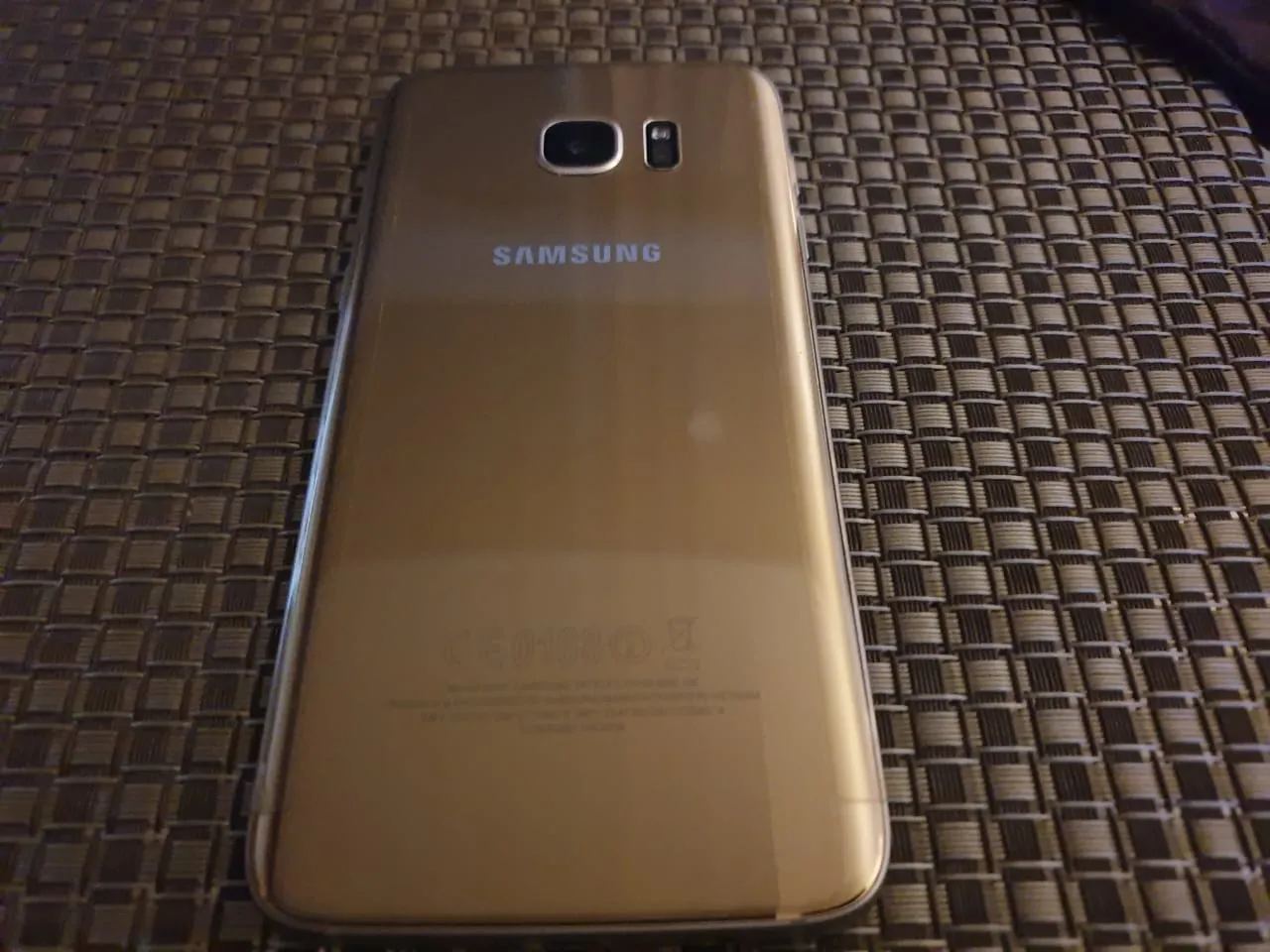 Galaxy S7 edge - photo 1