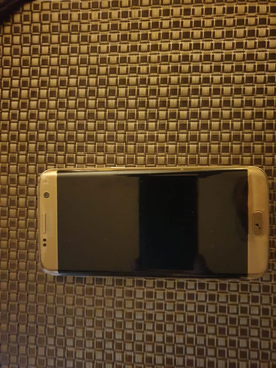 Galaxy S7 edge - photo 1