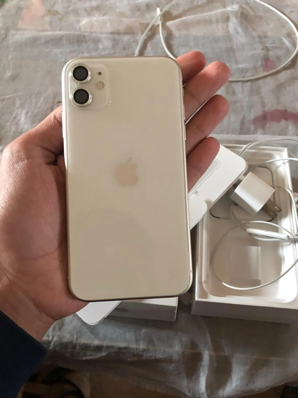 Apple Iphone 11 - photo 1