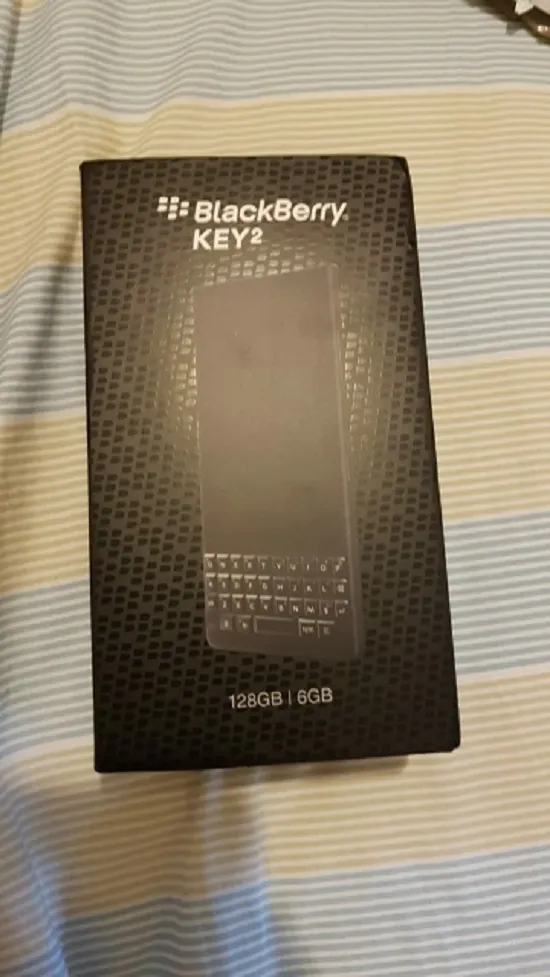 Blackberry Key 2 box pack new - photo 1