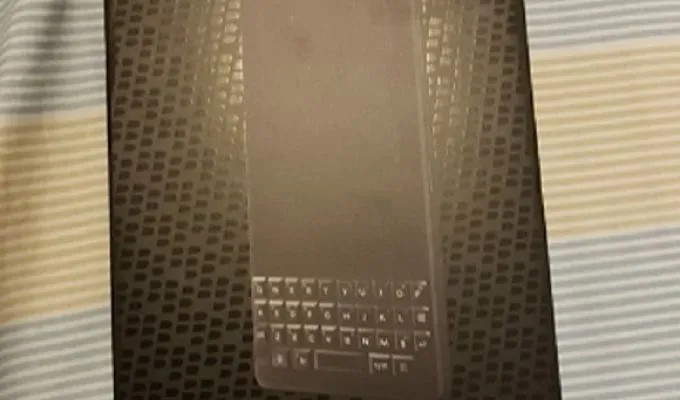 Blackberry Key 2 box pack pta approved new 10/10 - photo 1