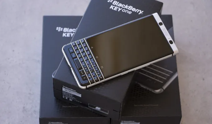 Blackberry Key One box pack - photo 1