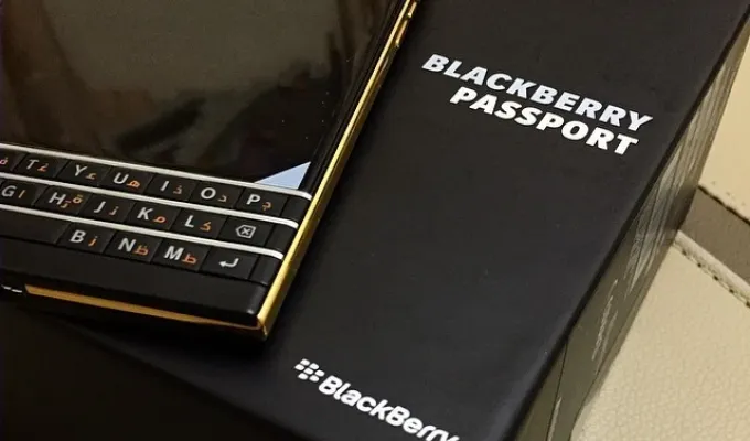 Blackberry Passport box pack brand new - photo 1
