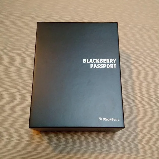 Blackberry passport box pack - photo 1