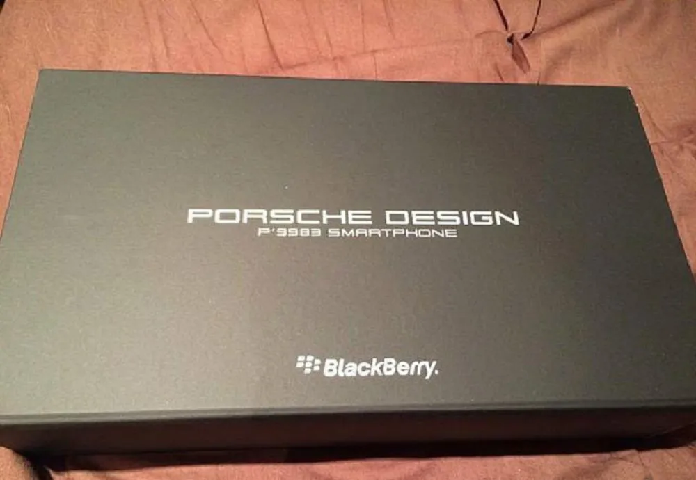 Blackberry porsche P9983 - photo 1