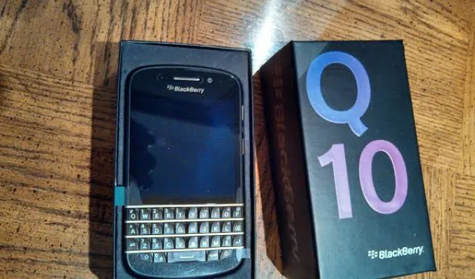 blackberry Q10 - photo 1