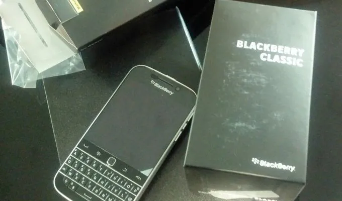 blackberry Q20 classic box pack pta approved - photo 1