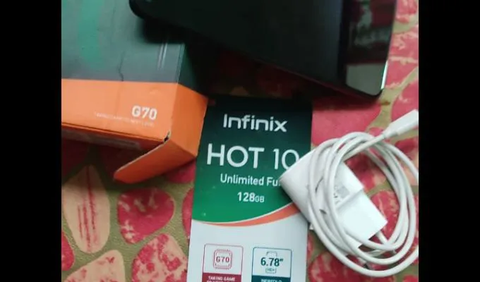 Infinix Hot 10 - photo 2