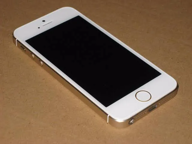 Iphone 5s gold - photo 2
