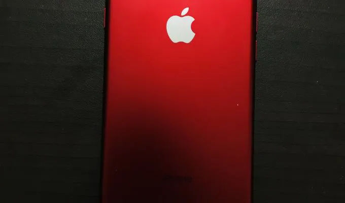 iphone 7 128 gb - iphone 7 red - with original cable and charger - photo 1