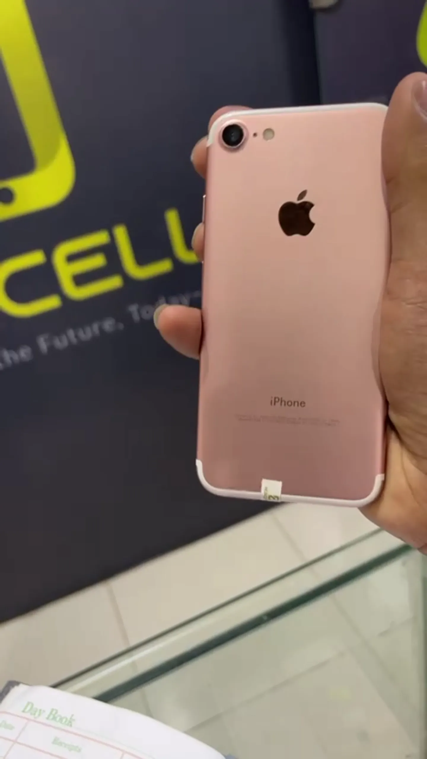 IPhone 7 128gb pta approved - photo 1
