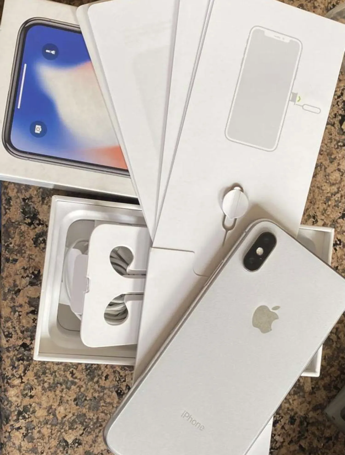 Iphone x 64gb in silver/white - photo 3