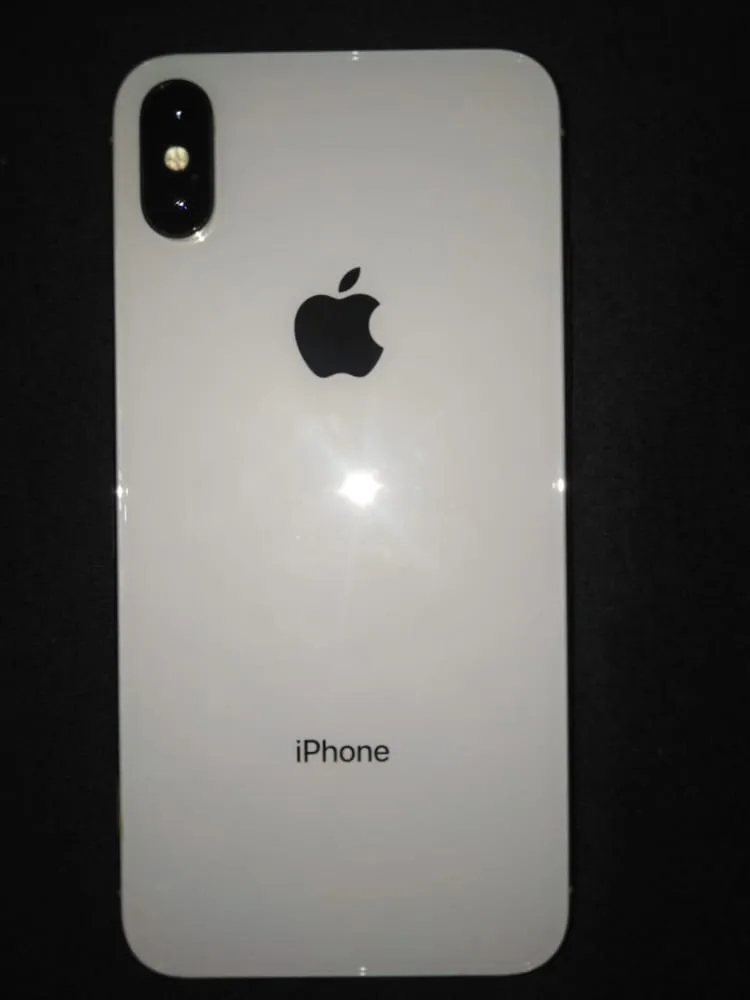 iPhone X - photo 3