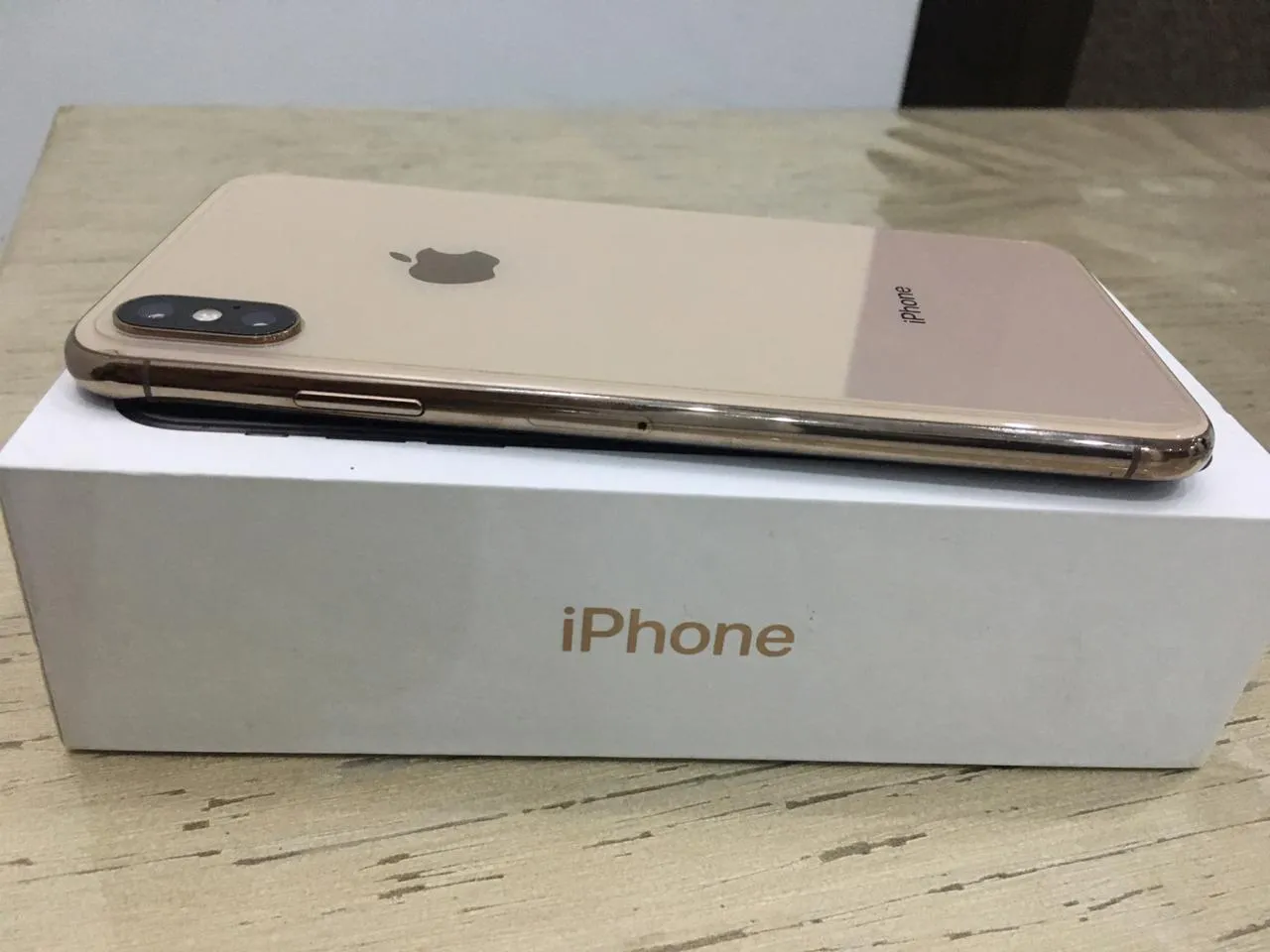 Iphone xs max 64 gb gold pta approved - photo 2
