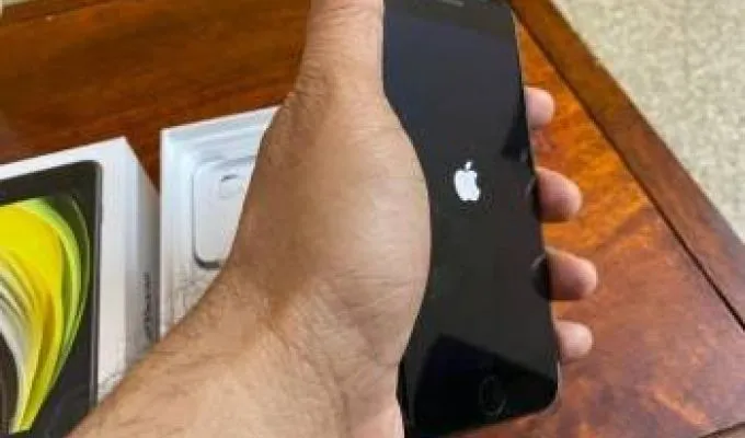 iPhone SE 2020 Second generation(Jet-black) - photo 1