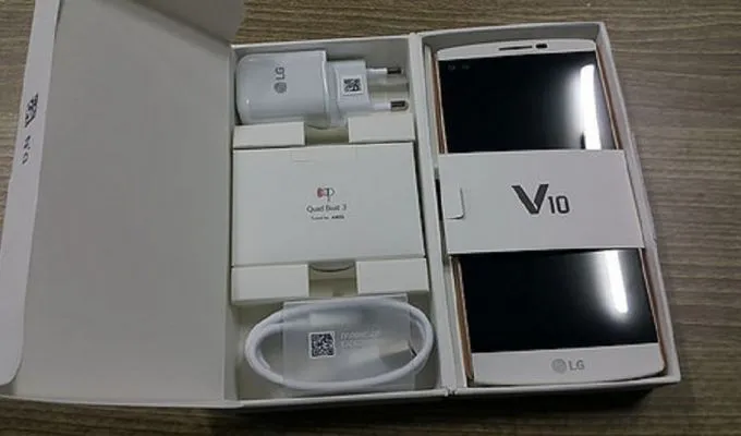 LG V10 box packed - photo 1