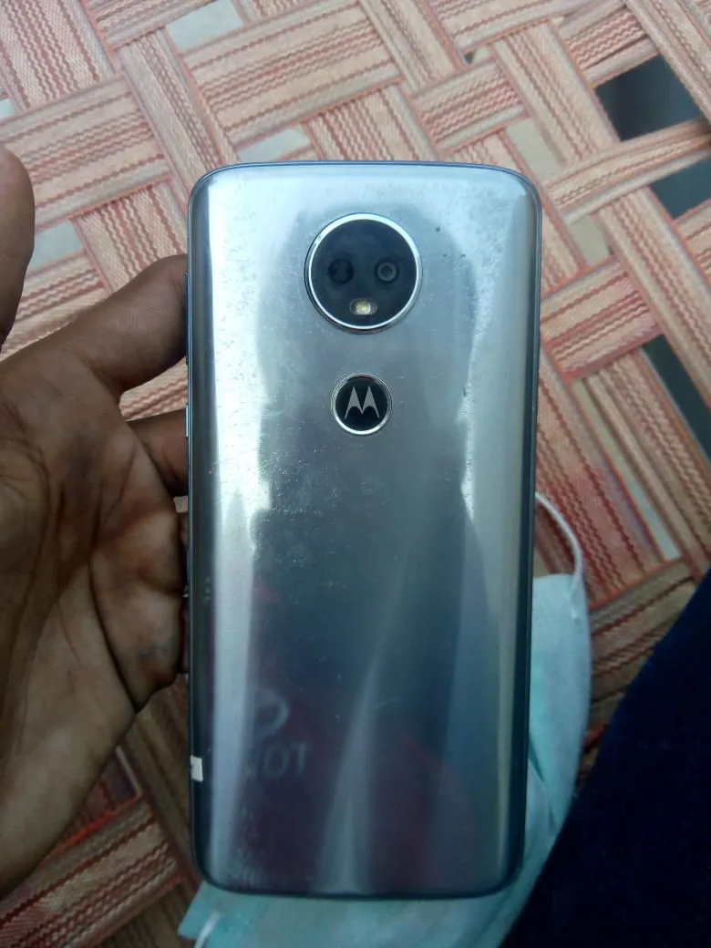 Moto E5 plus new looking mobile one month used - photo 1