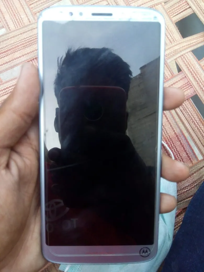 Moto E5 plus new looking mobile one month used - photo 2