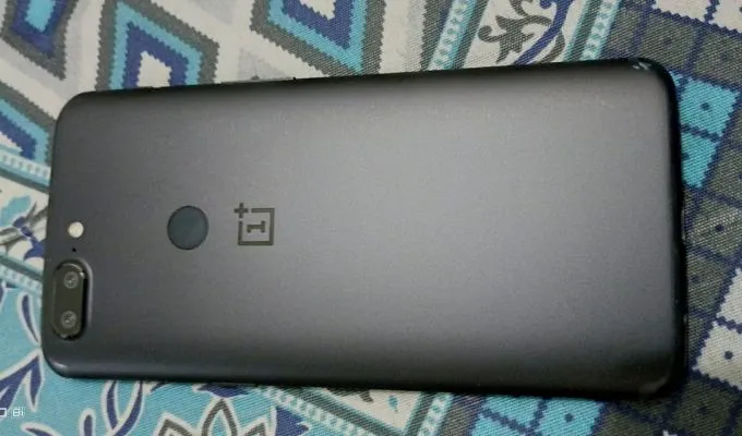 OnePlus 5T - photo 1
