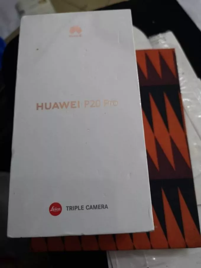 Huawei P20 pro box pack brand new - photo 1