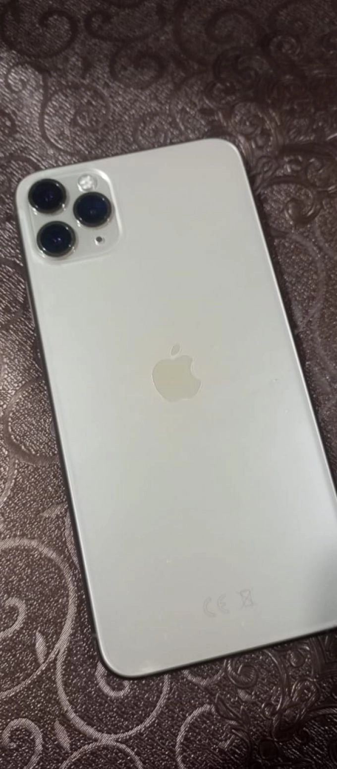 iPhone 11 Pro Max (factory unlock) - photo 1