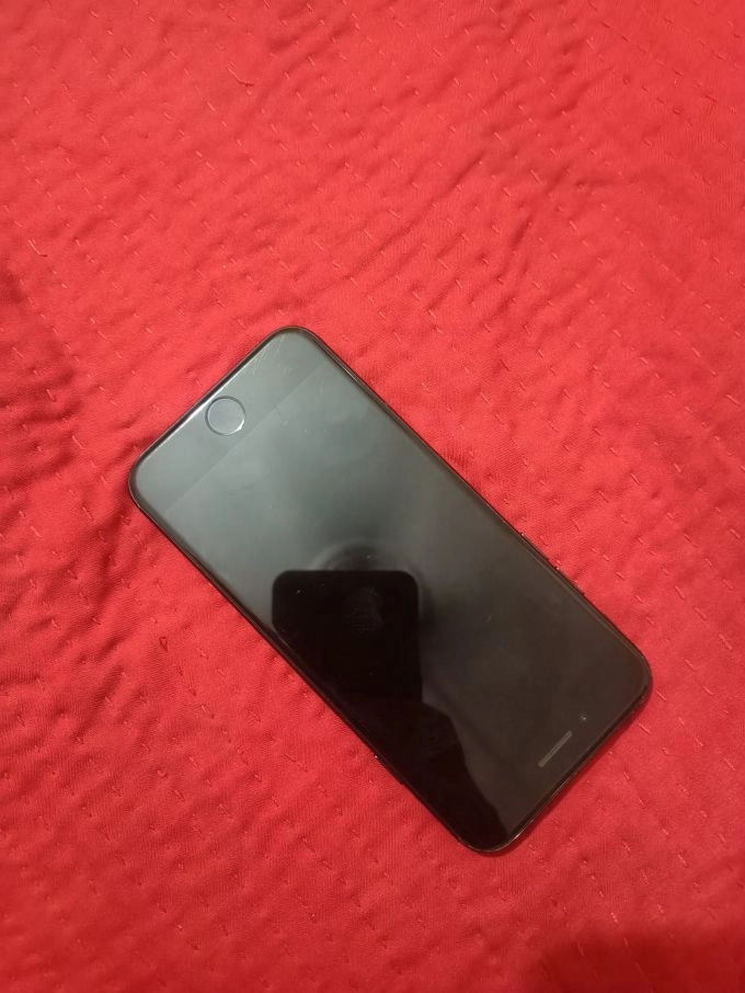 Iphone 7 - photo 1