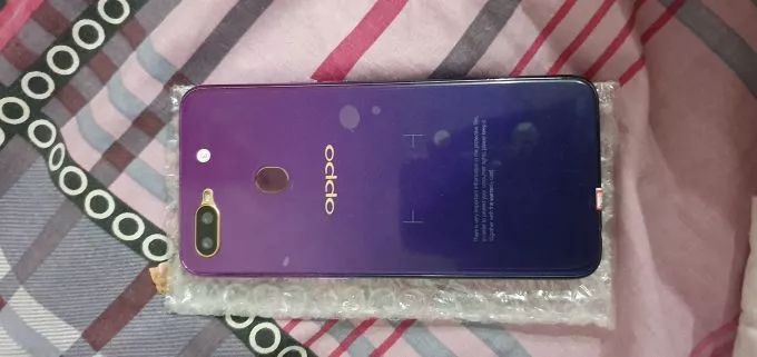 Oppo f9 only rs 24000 - photo 1