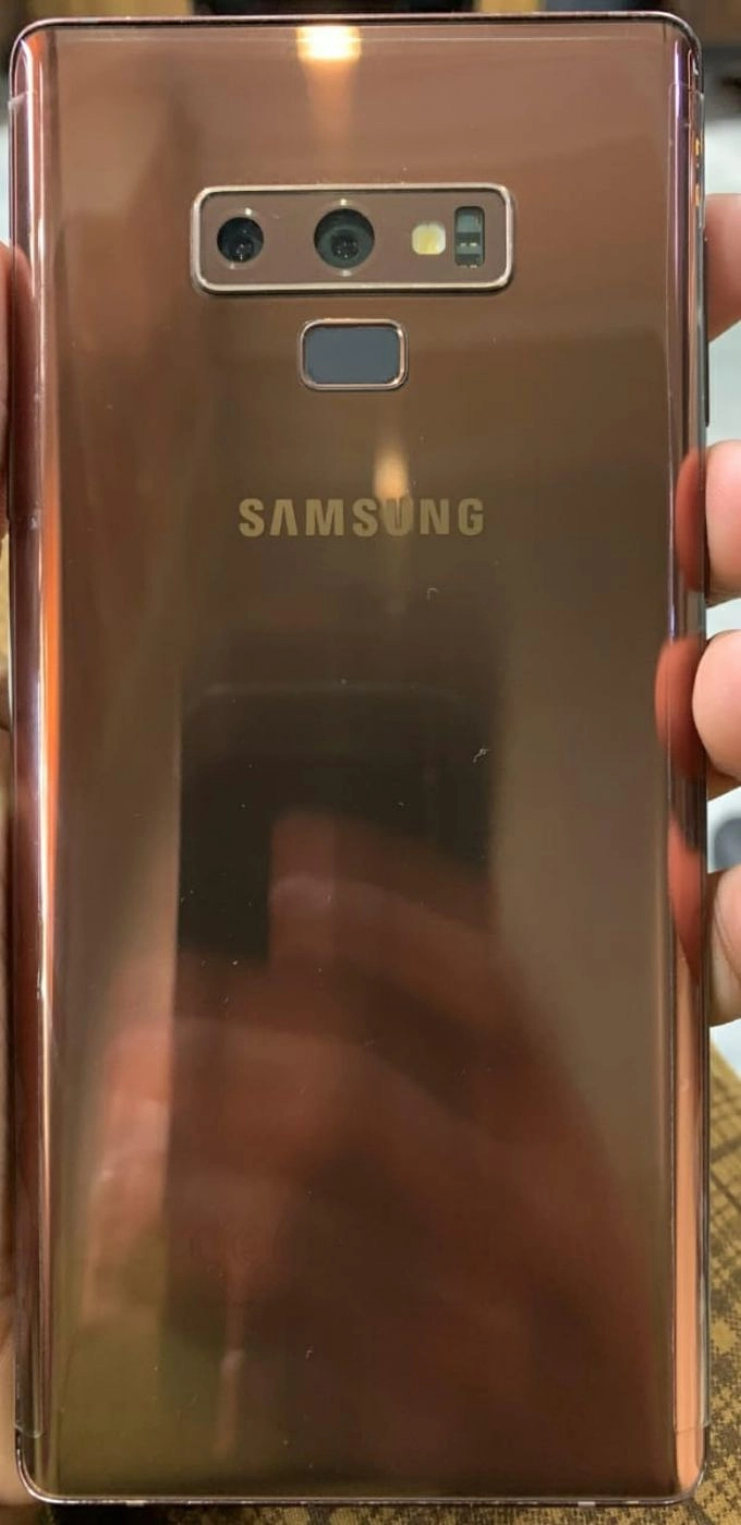 Samsung Galaxy Note 9 - photo 1