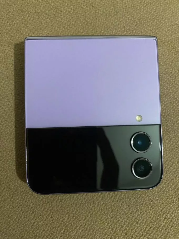 Samsung Galaxy Z Flip 4 - photo 4