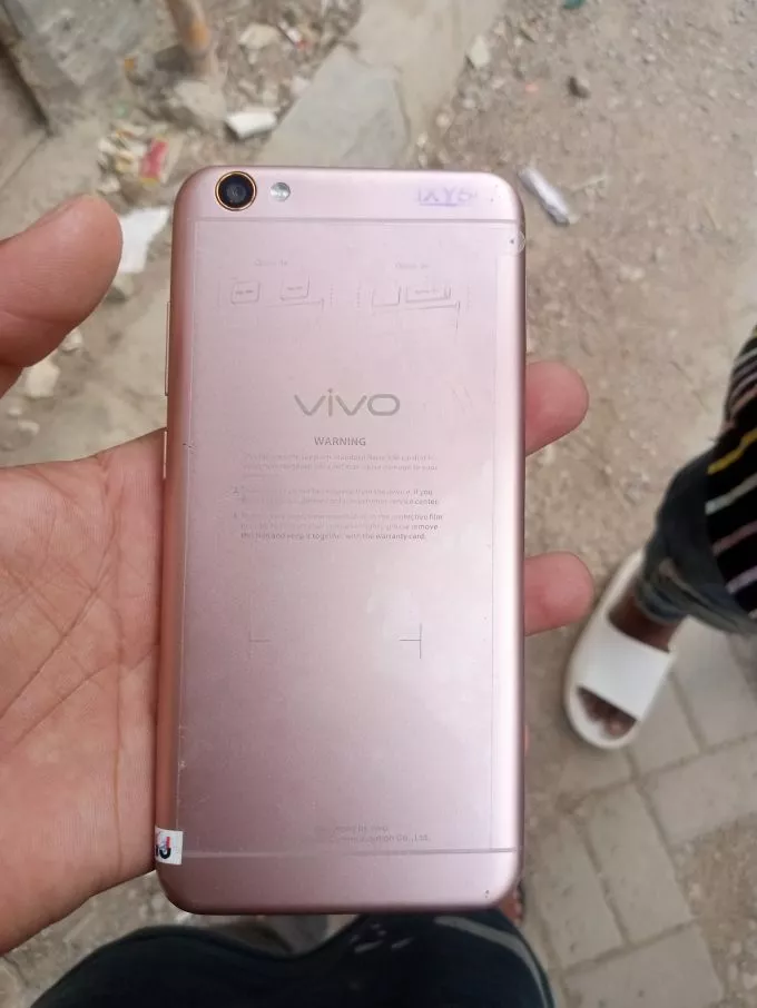 Vivo y67 smart phone used condition do not west time order now - photo 2