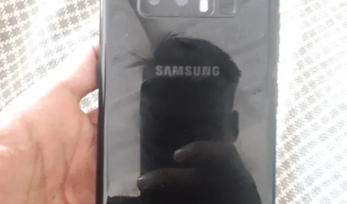 Samsung Galaxy J6 Read Complete Add Please - photo 1