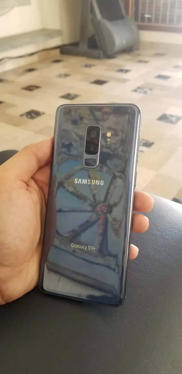 S9+ for sale with air pods - photo 3