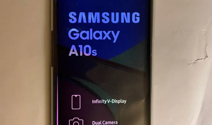 Samsung A10s - photo 2
