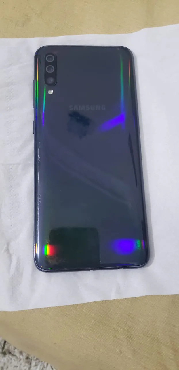 Samsung A70 - photo 3