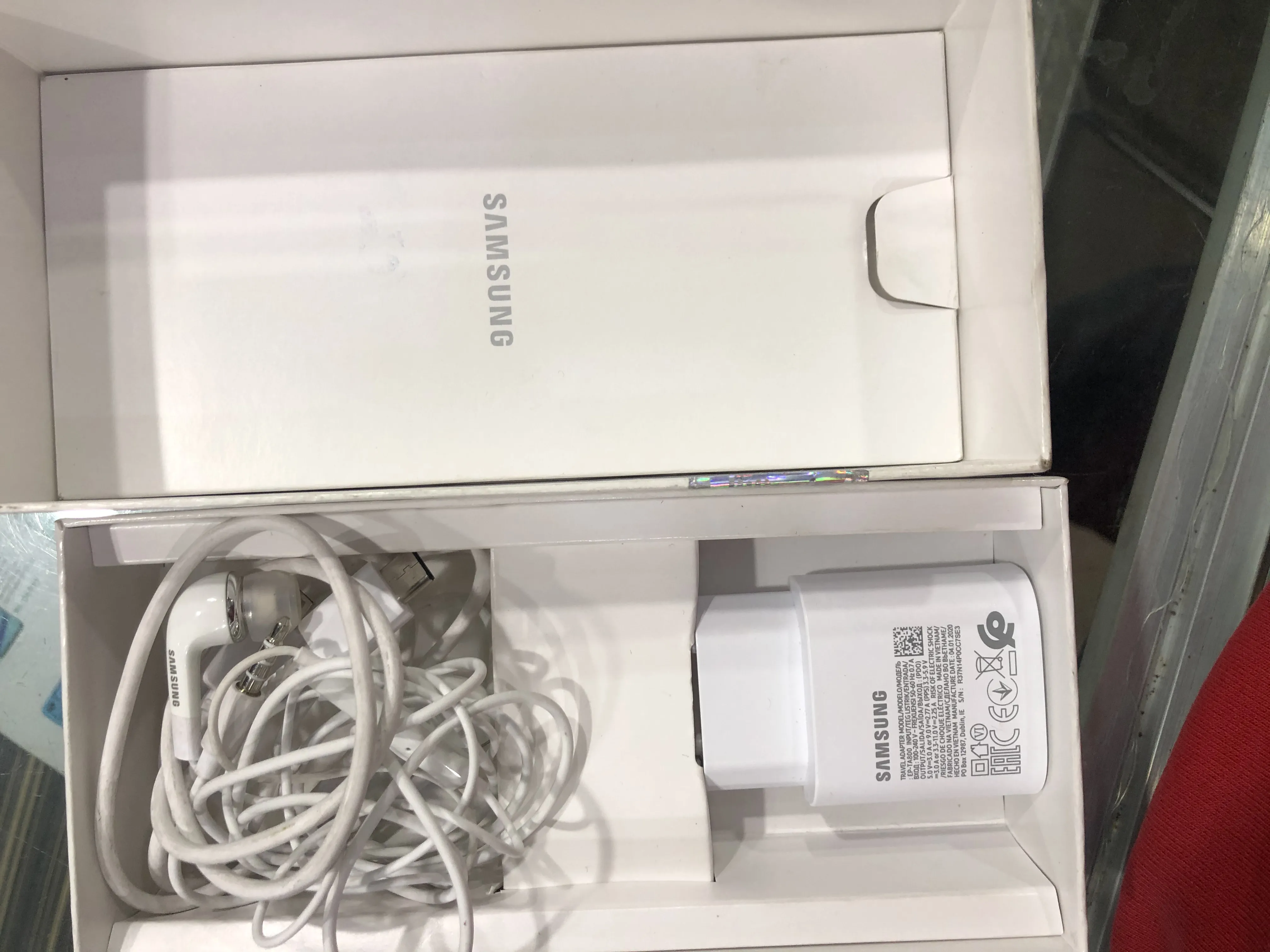 Samsung A71 (8-128)GB in 11months Warranty - photo 2
