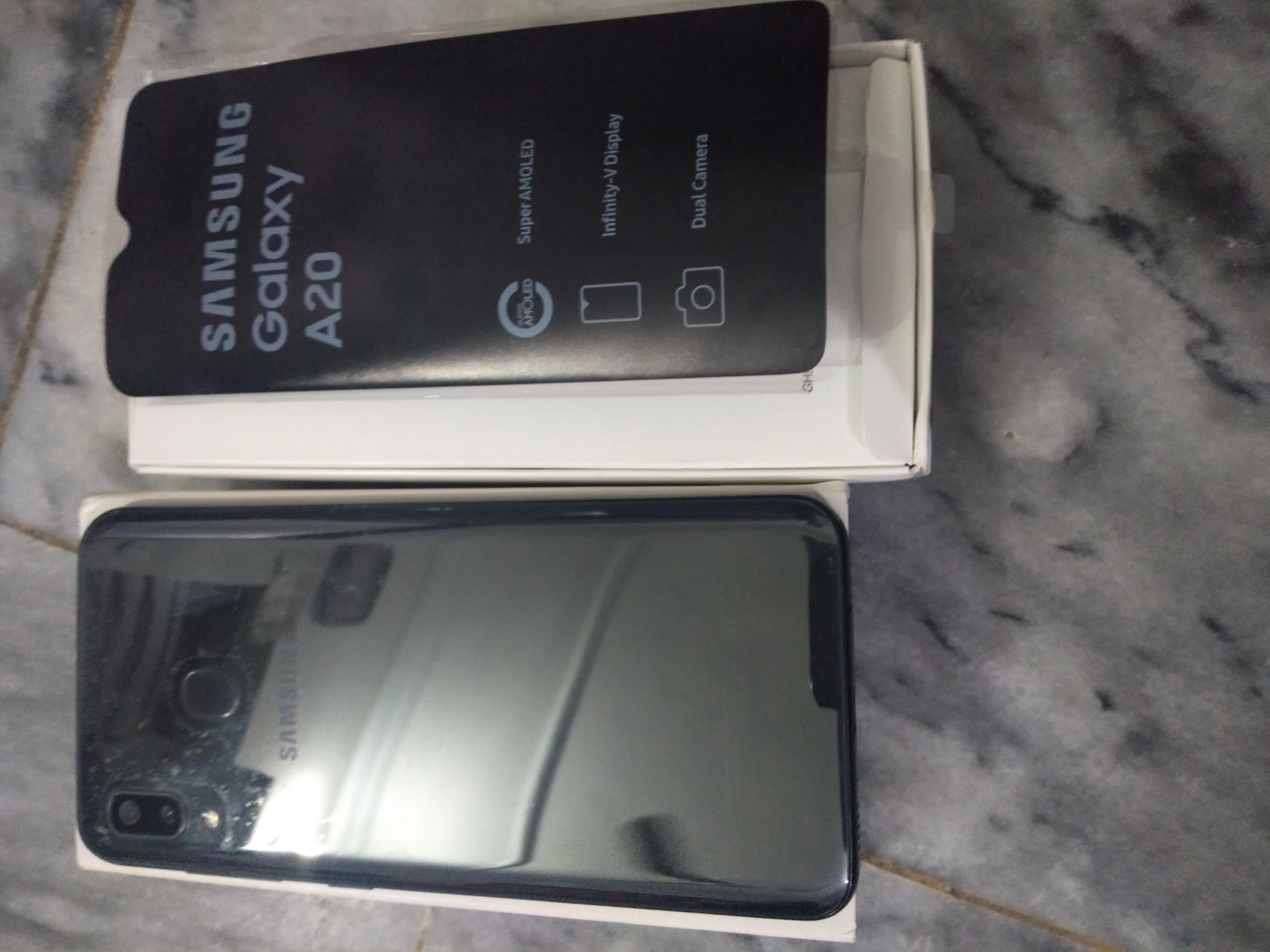 Samsung Galaxy A20 3GB 32GB - photo 2