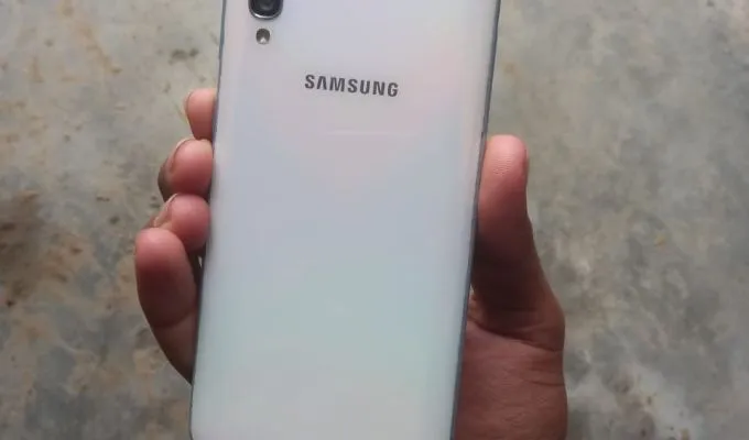 Samsung galaxy a50 4+128 10by10 - photo 1