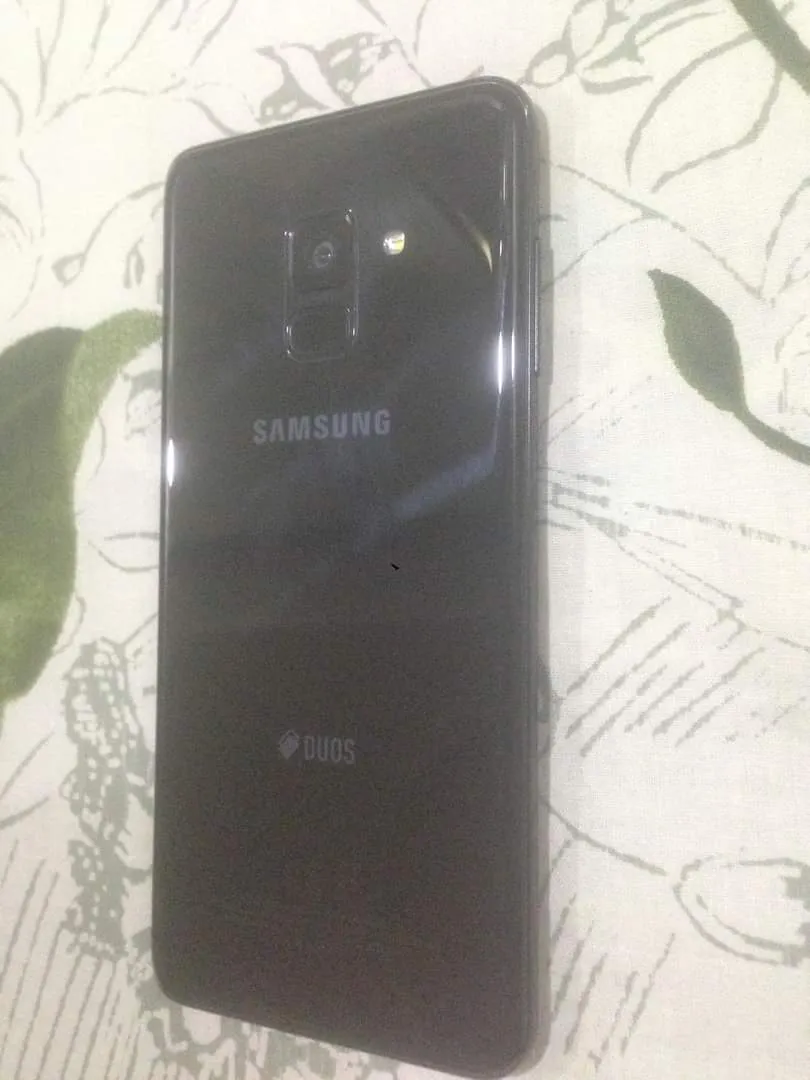 Samsung Galaxy A8 2018 - photo 1