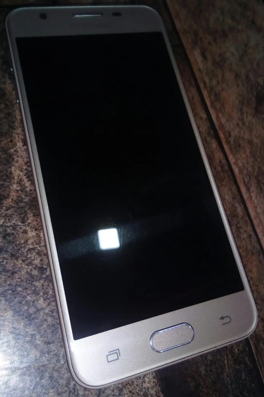 Samsung Galaxy J5 prime - photo 1