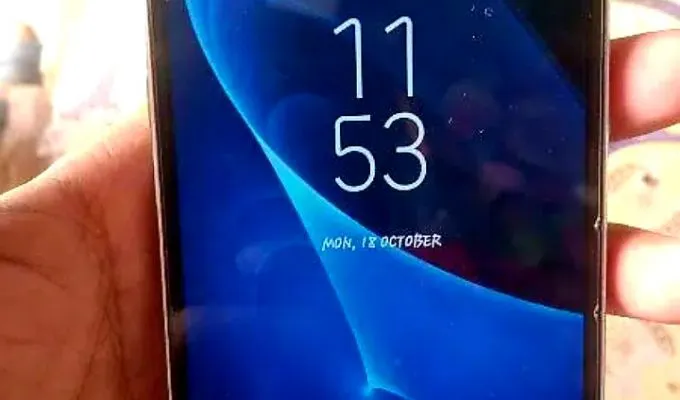 Samsung Galaxy J5(16) - photo 1