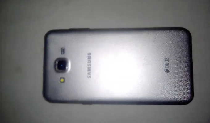 Samsung Galaxy J7 Core - photo 2