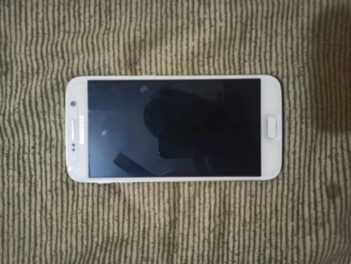 Samsung galaxy S6 F model - photo 2