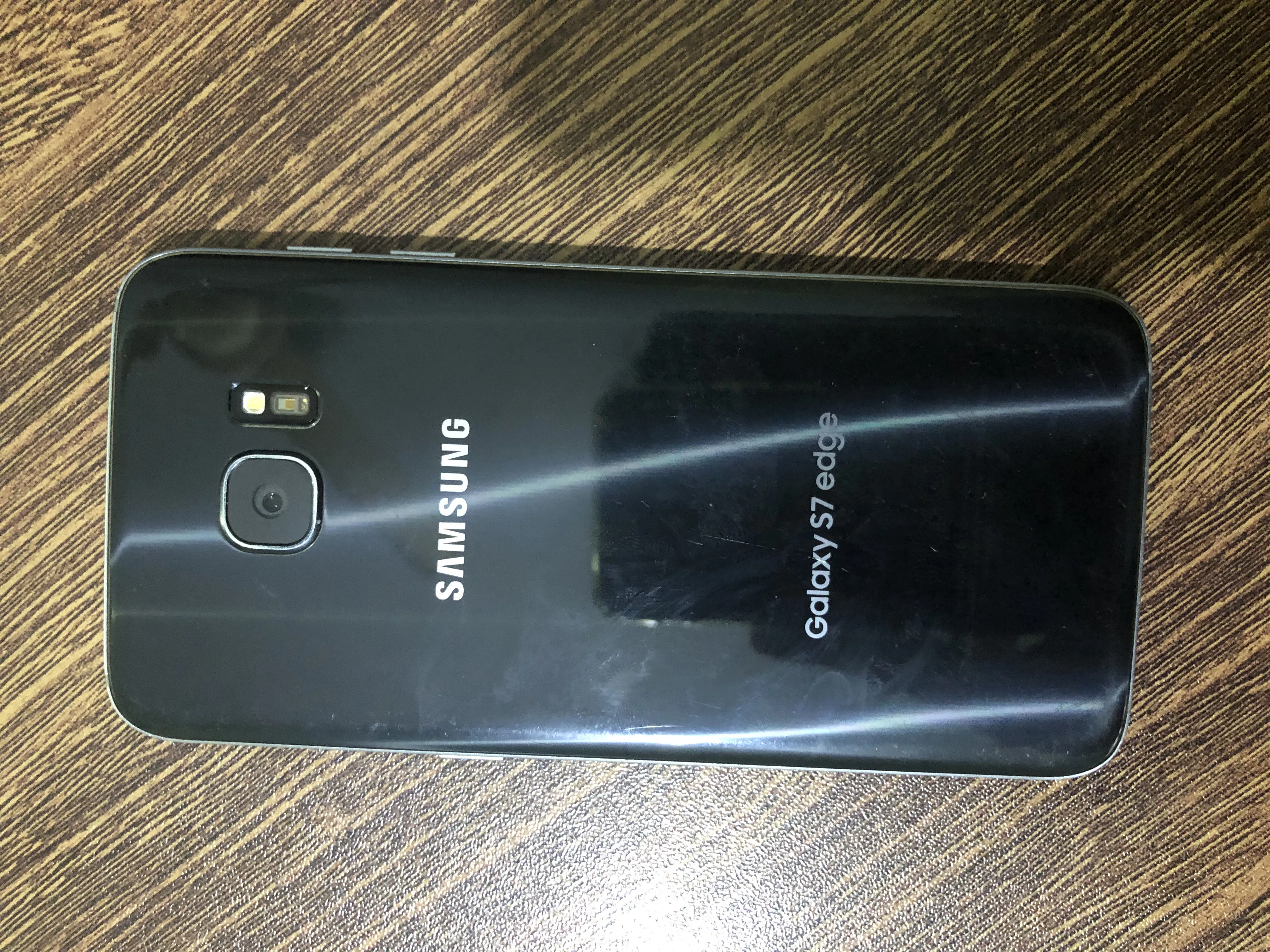 Samsung Galaxy S7 Edge - photo 2