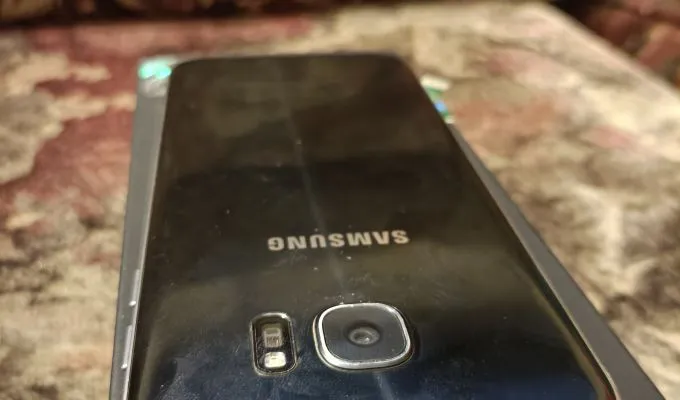 Samsung Galaxy S7 Edge with VR Gear - photo 1