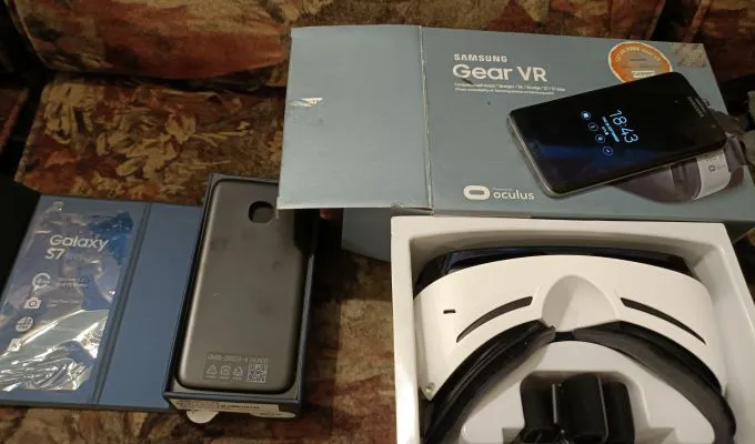 Samsung Galaxy S7 Edge with VR Gear - photo 3